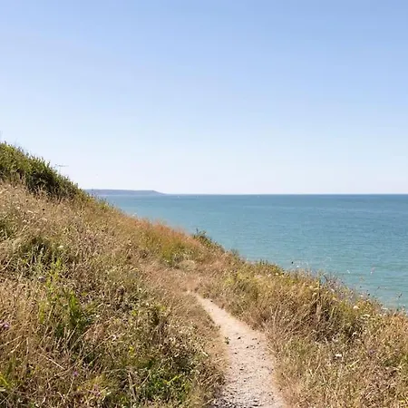 Maison Face A La Dans Un Domaine Ecologique *