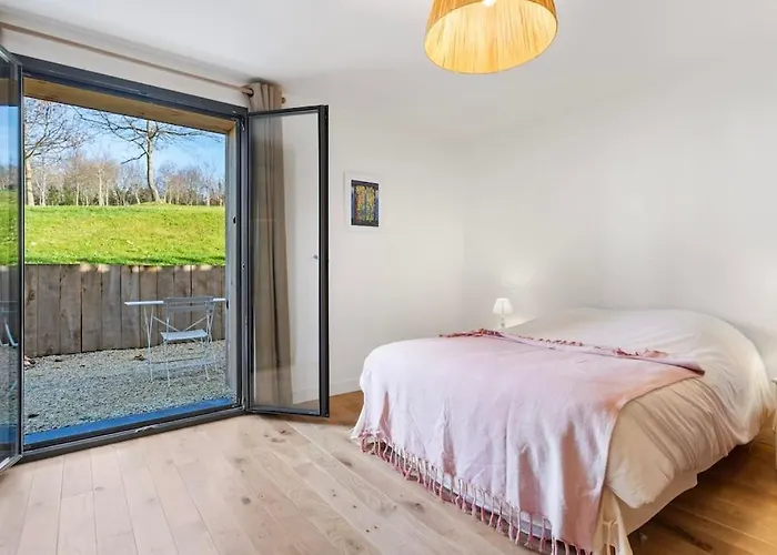 Maison Face A La Dans Un Domaine Ecologique *