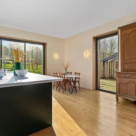 Maison Face A La Dans Un Domaine Ecologique