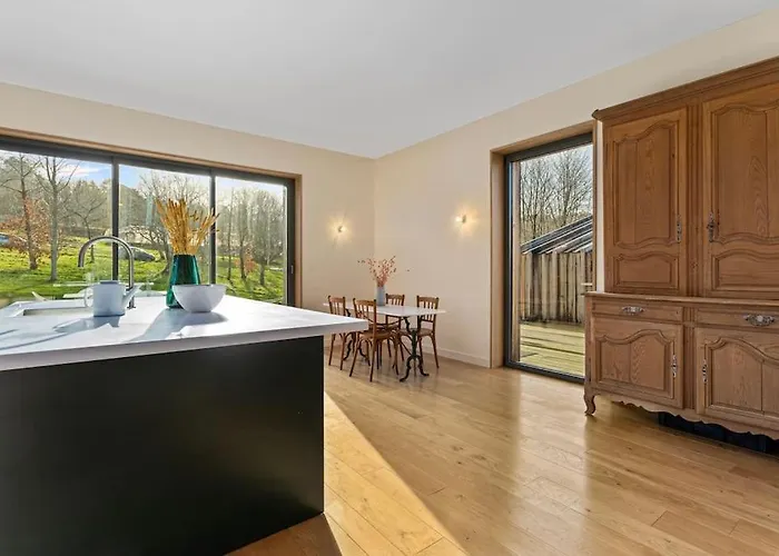 Maison Face A La Dans Un Domaine Ecologique